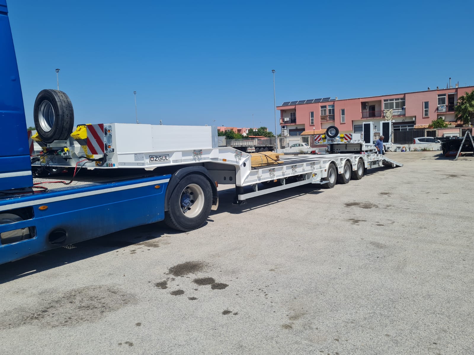 Piano Dritto - Europe Trailer Service
